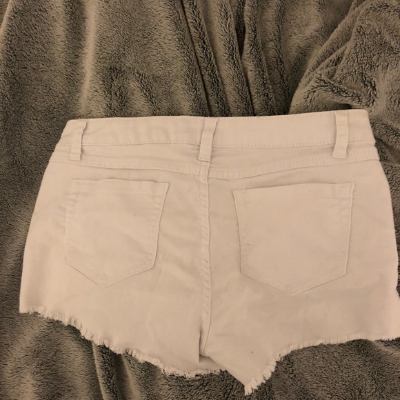 Blue spice white shorts with lace - Picture 2 of 3